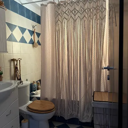 Katsaras House 3 Cozy Bedrooms شقة
