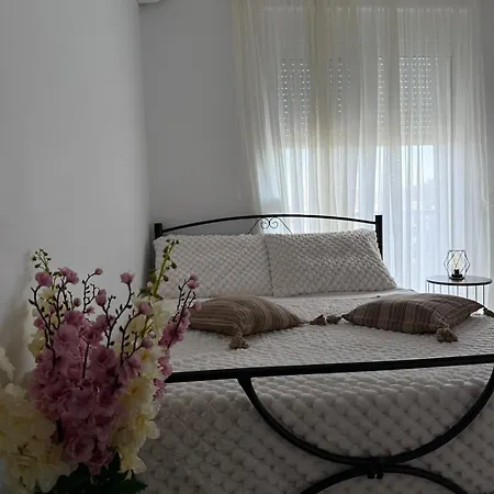 Katsaras House 3 Cozy Bedrooms *