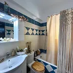 Katsaras House 3 Cozy Bedrooms *