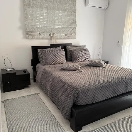 Katsaras House 3 Cozy Bedrooms *