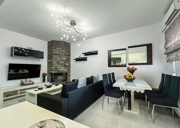 Katsaras House 3 Cozy Bedrooms شقة