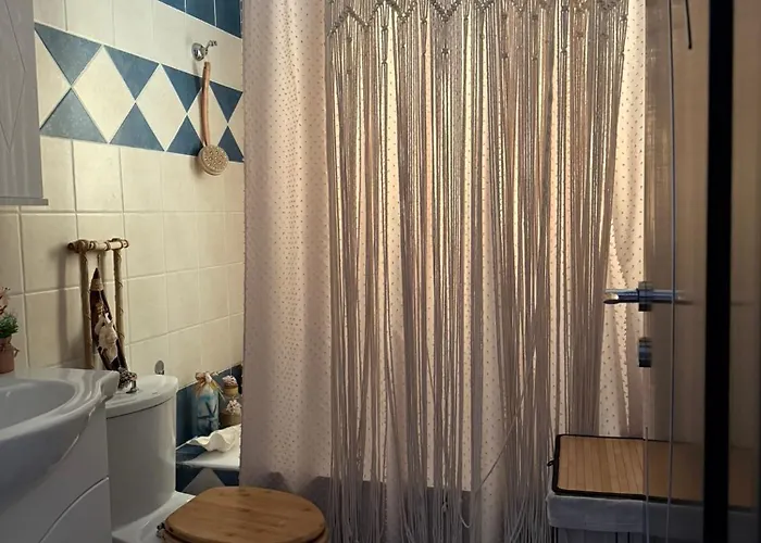 Katsaras House 3 Cozy Bedrooms شقة