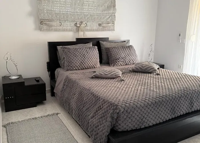 Katsaras House 3 Cozy Bedrooms *