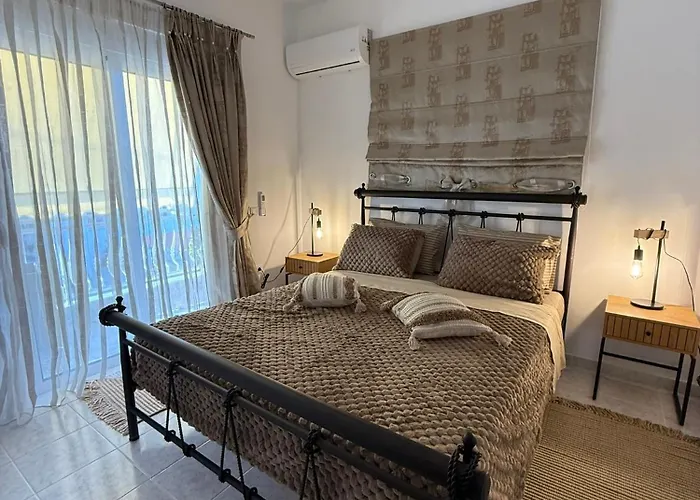 Katsaras House 3 Cozy Bedrooms