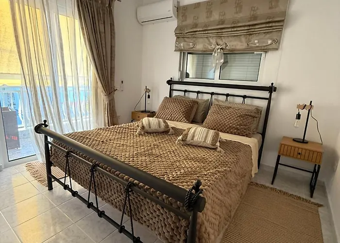 Katsaras House 3 Cozy Bedrooms *