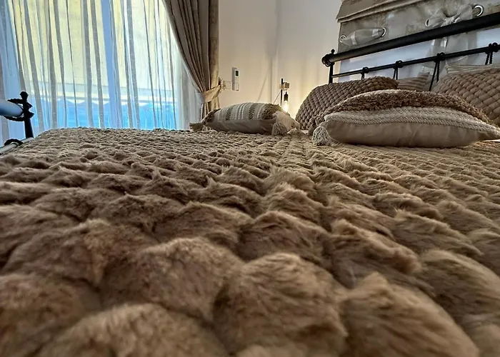 Katsaras House 3 Cozy Bedrooms شقة